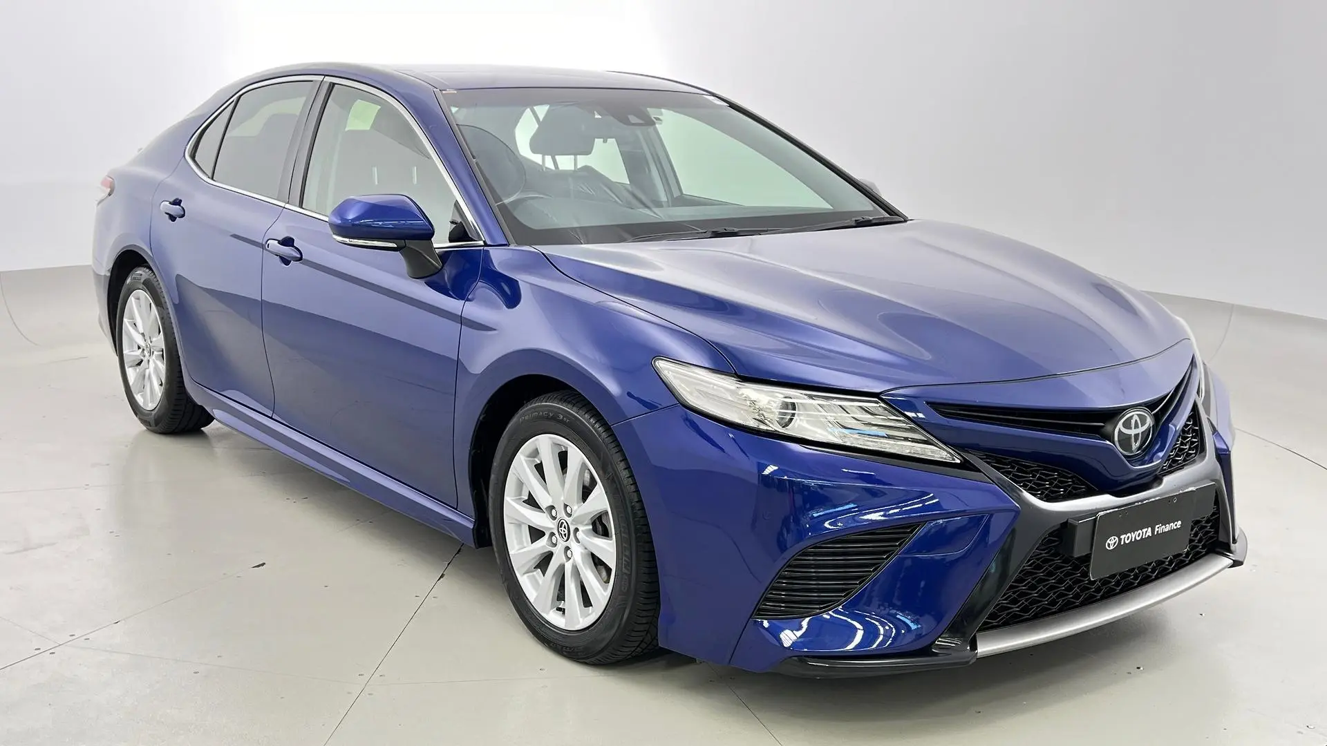 2019 Toyota Camry Gallery Image 1