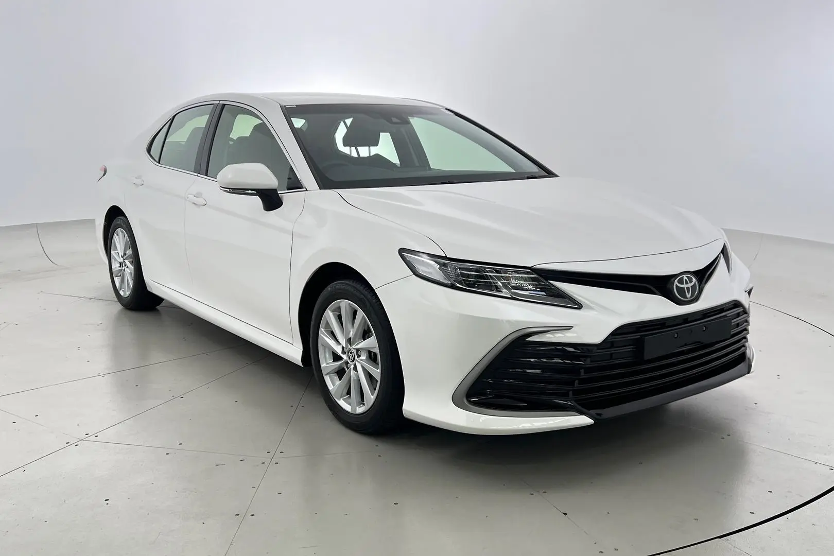 2024 Toyota Camry Gallery Image 1