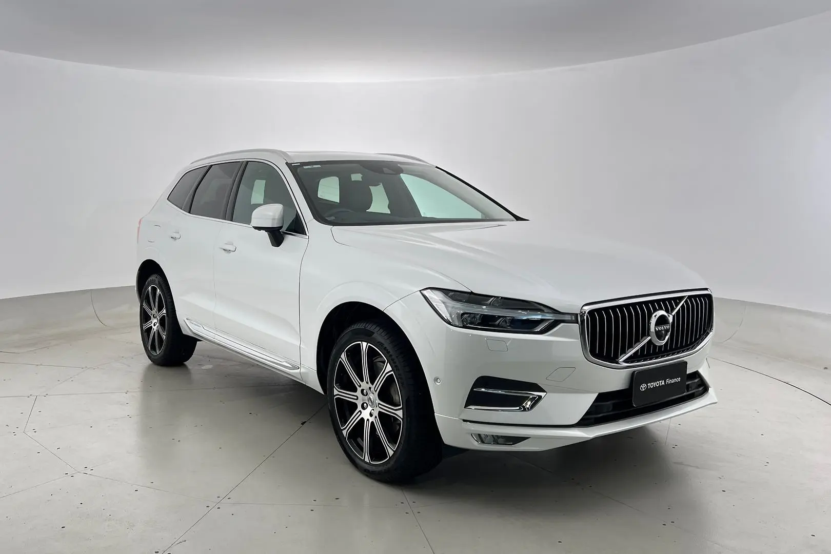 2019 Volvo XC60 Gallery Image 1