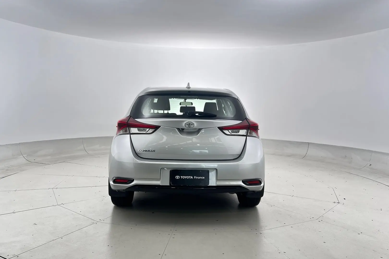 2018 Toyota Corolla Gallery Image 12
