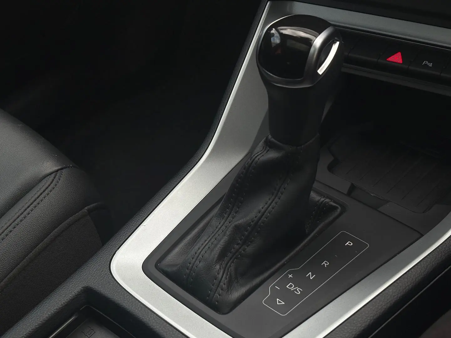 2020 Audi Q3 Gallery Image 23