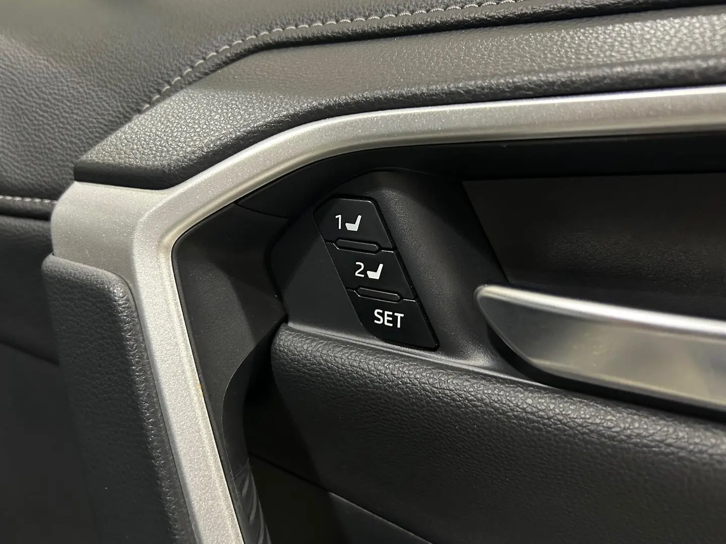 2024 Toyota RAV4 Gallery Image 25