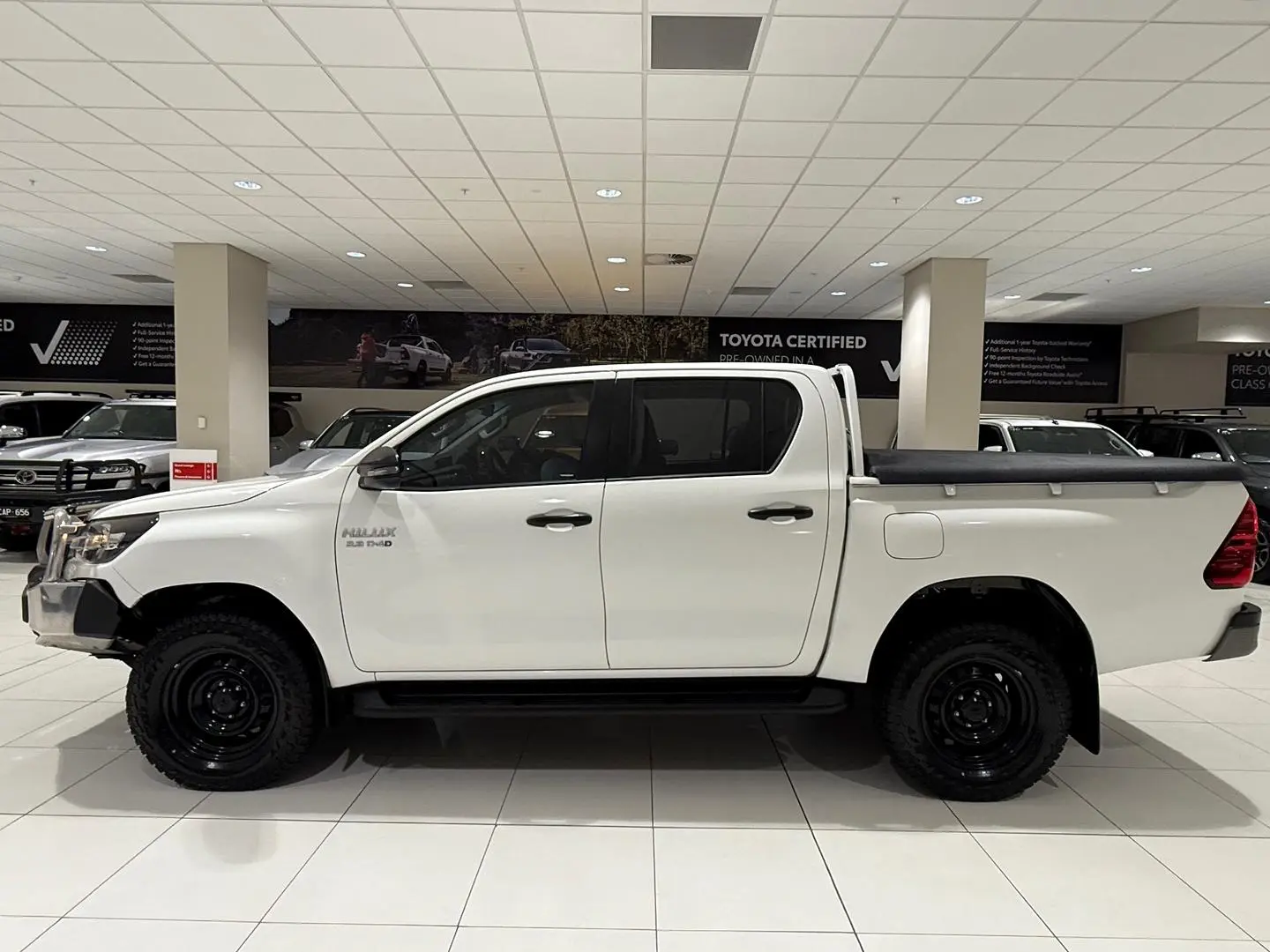 2020 Toyota Hilux Gallery Image 6