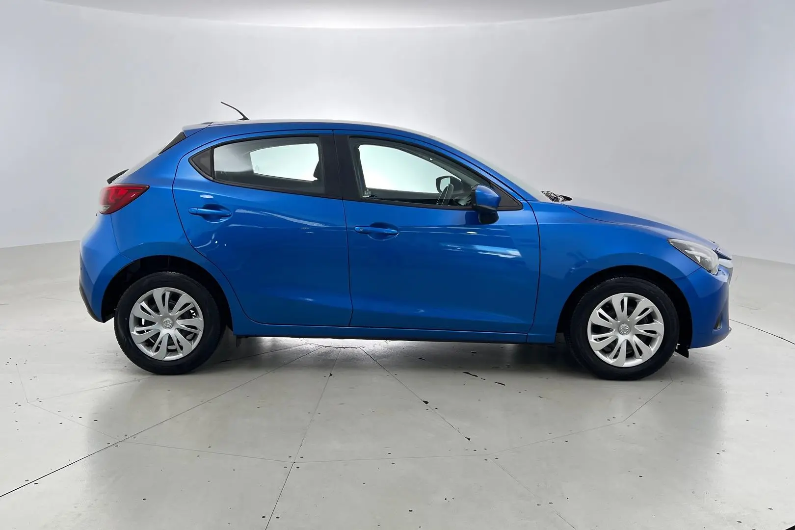 2018 Mazda 2 Gallery Image 3