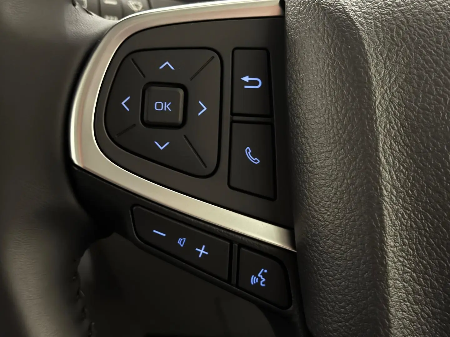 2022 Toyota Hiace Gallery Image 21