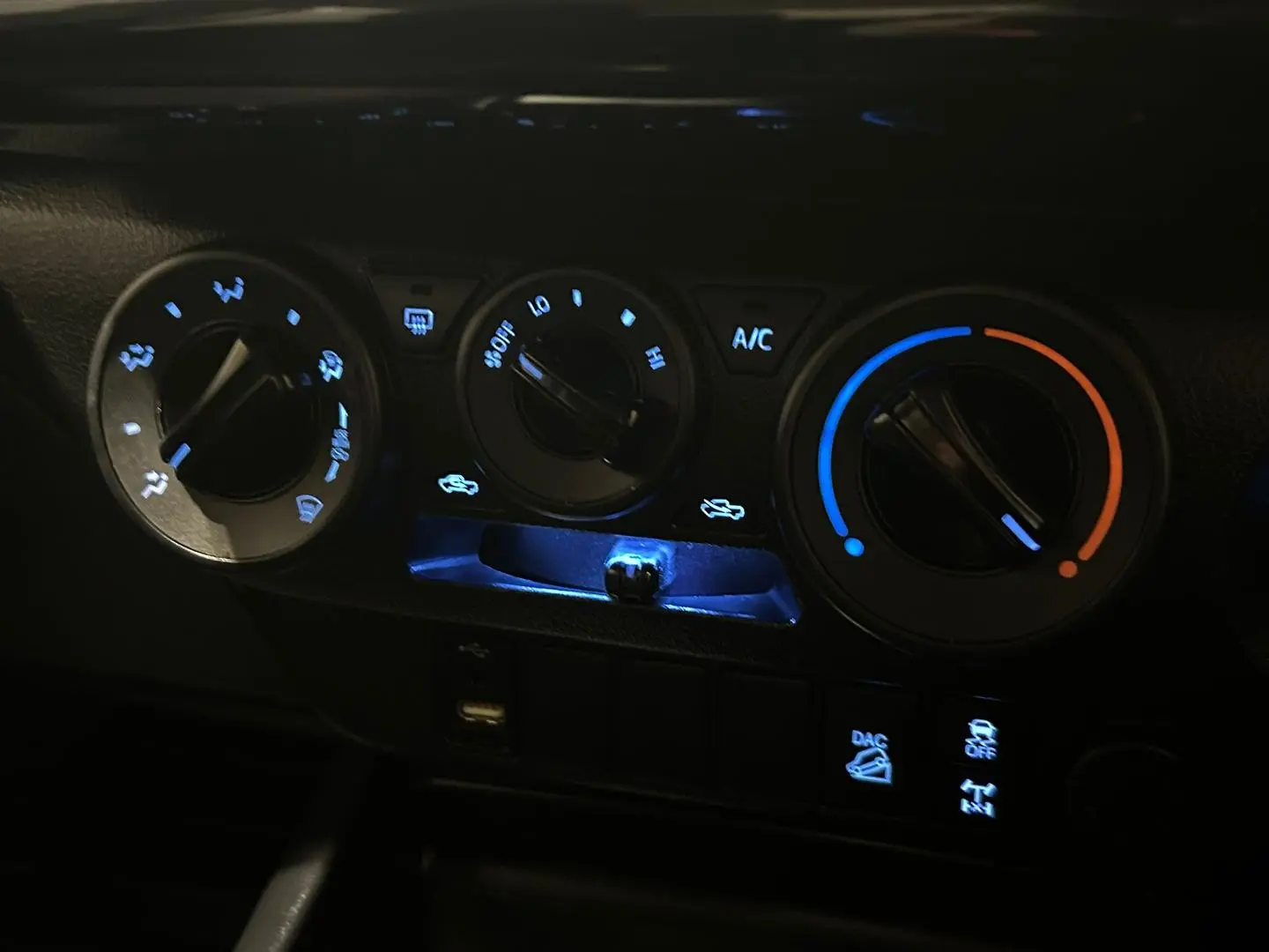 2023 Toyota Hilux Gallery Image 20
