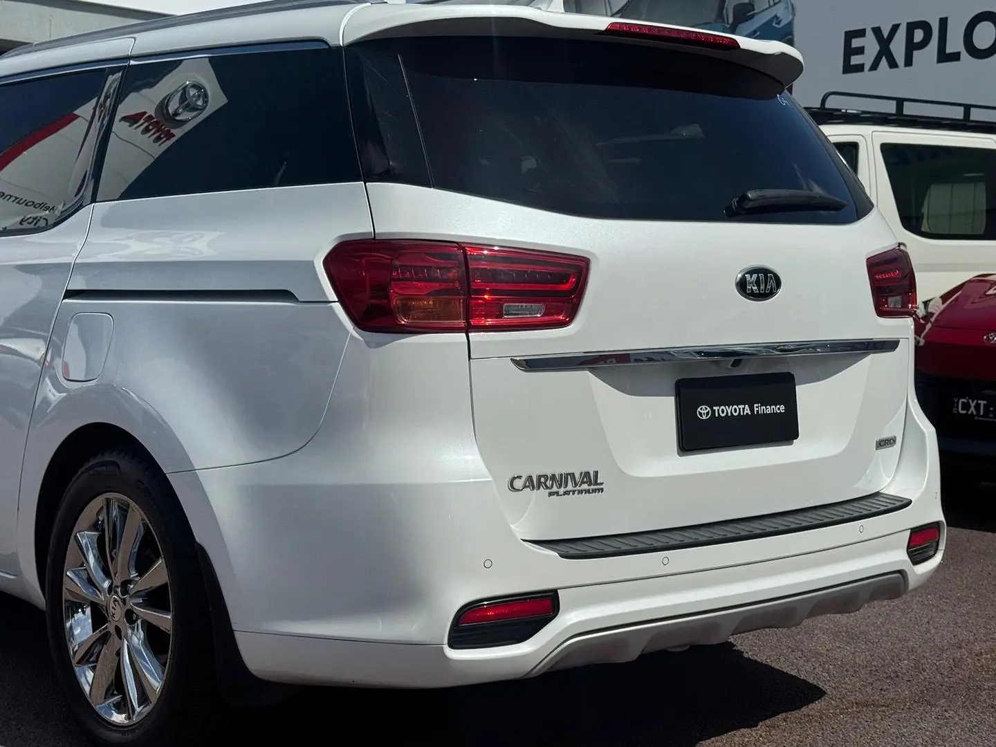 2019 Kia Carnival Gallery Image 8