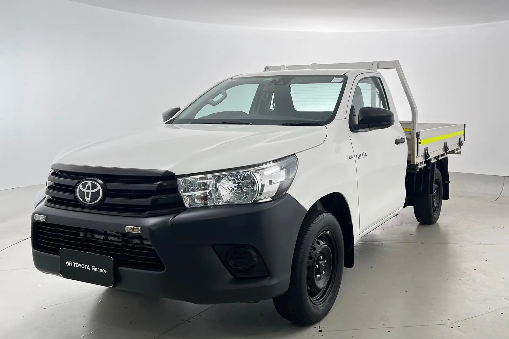 2022 Toyota Hilux Gallery Image 2