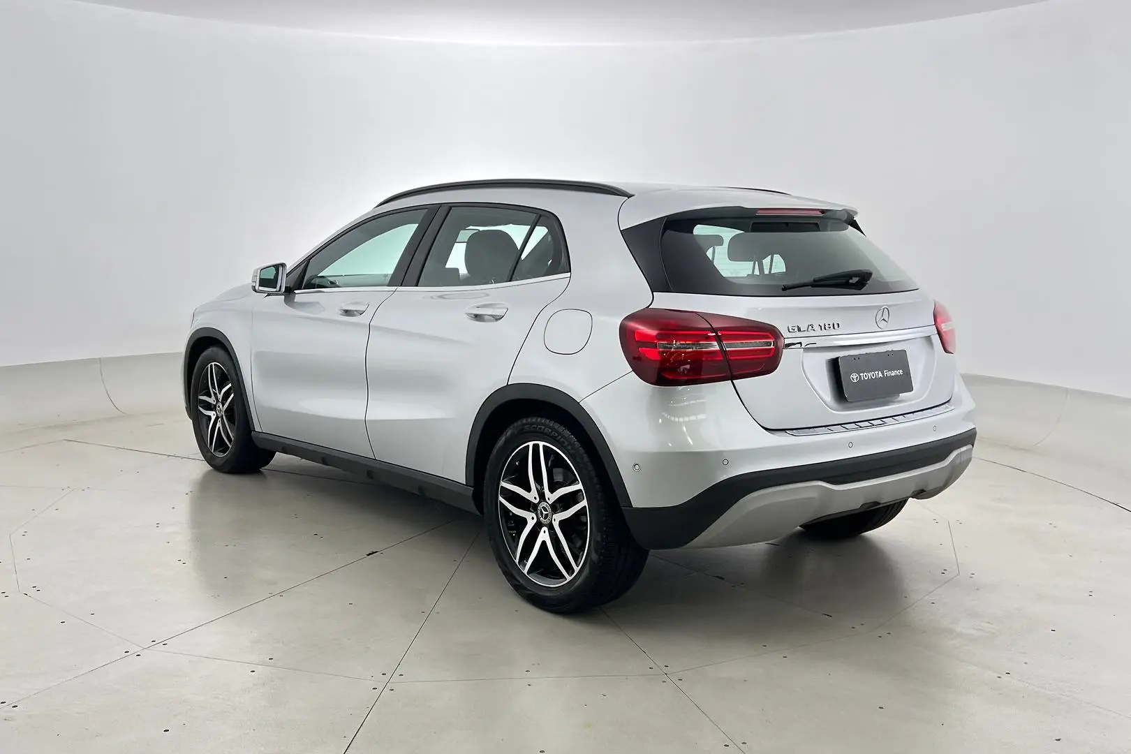 2019 Mercedes-Benz Gla-Class Gallery Image 2