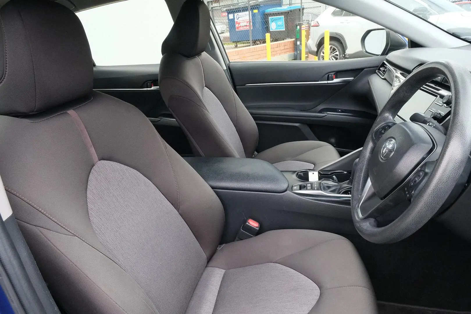 2019 Toyota Camry Gallery Image 13