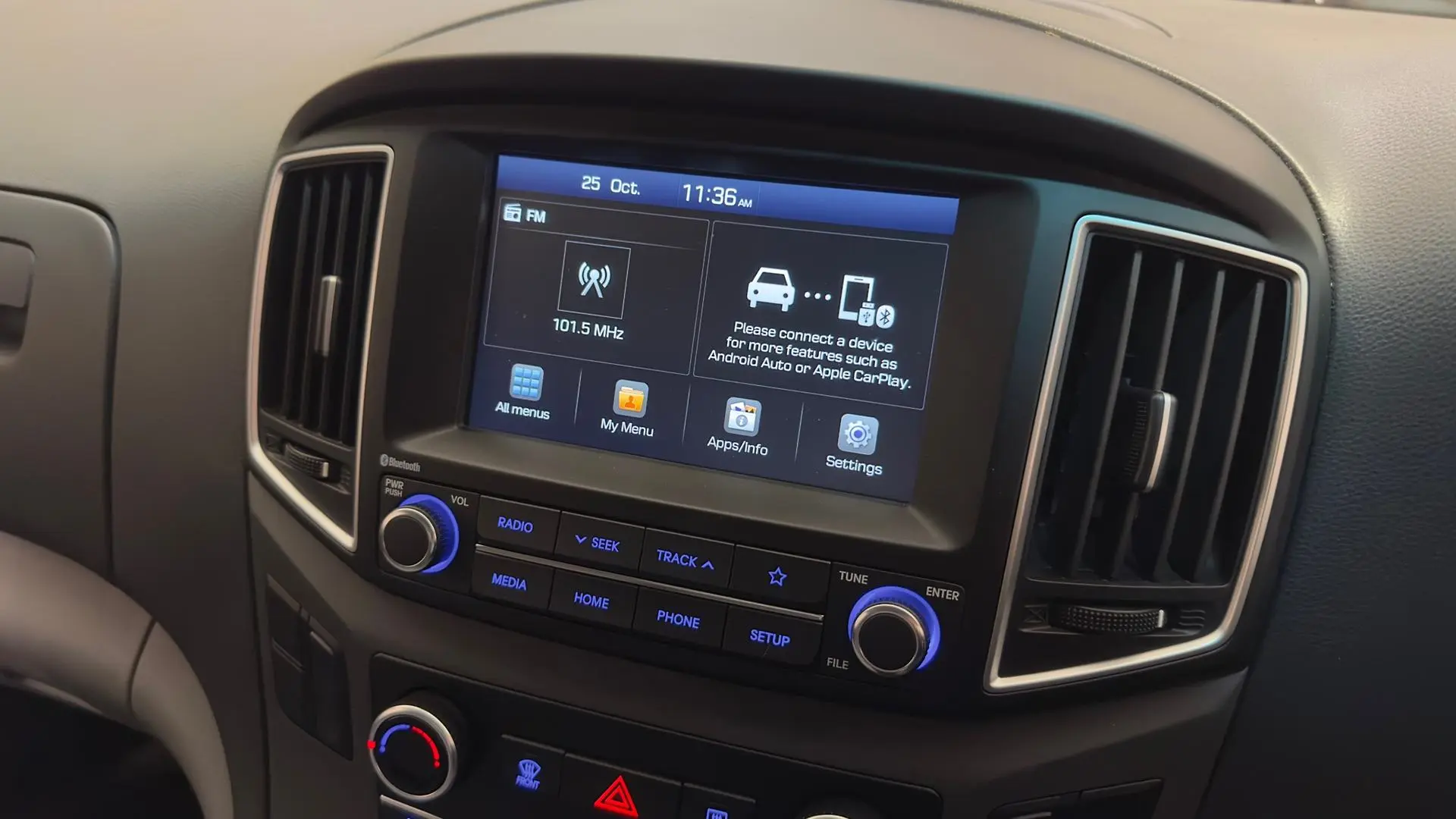 2021 Hyundai iLoad Gallery Image 15