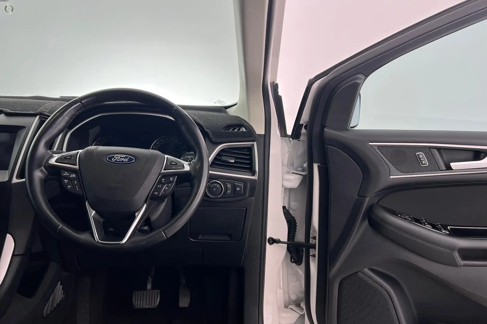 2019 Ford Endura Gallery Image 12