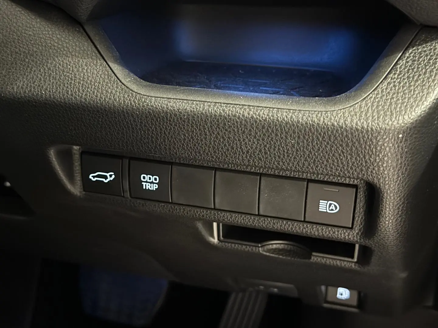 2024 Toyota RAV4 Gallery Image 25