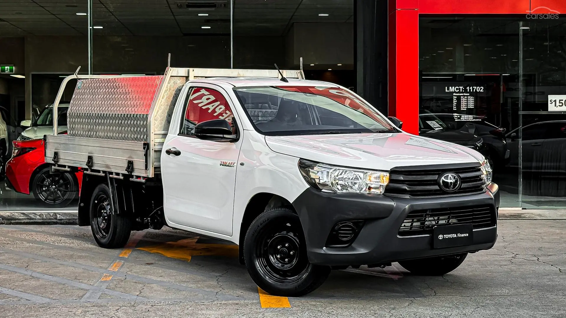 2019 Toyota Hilux Image 1