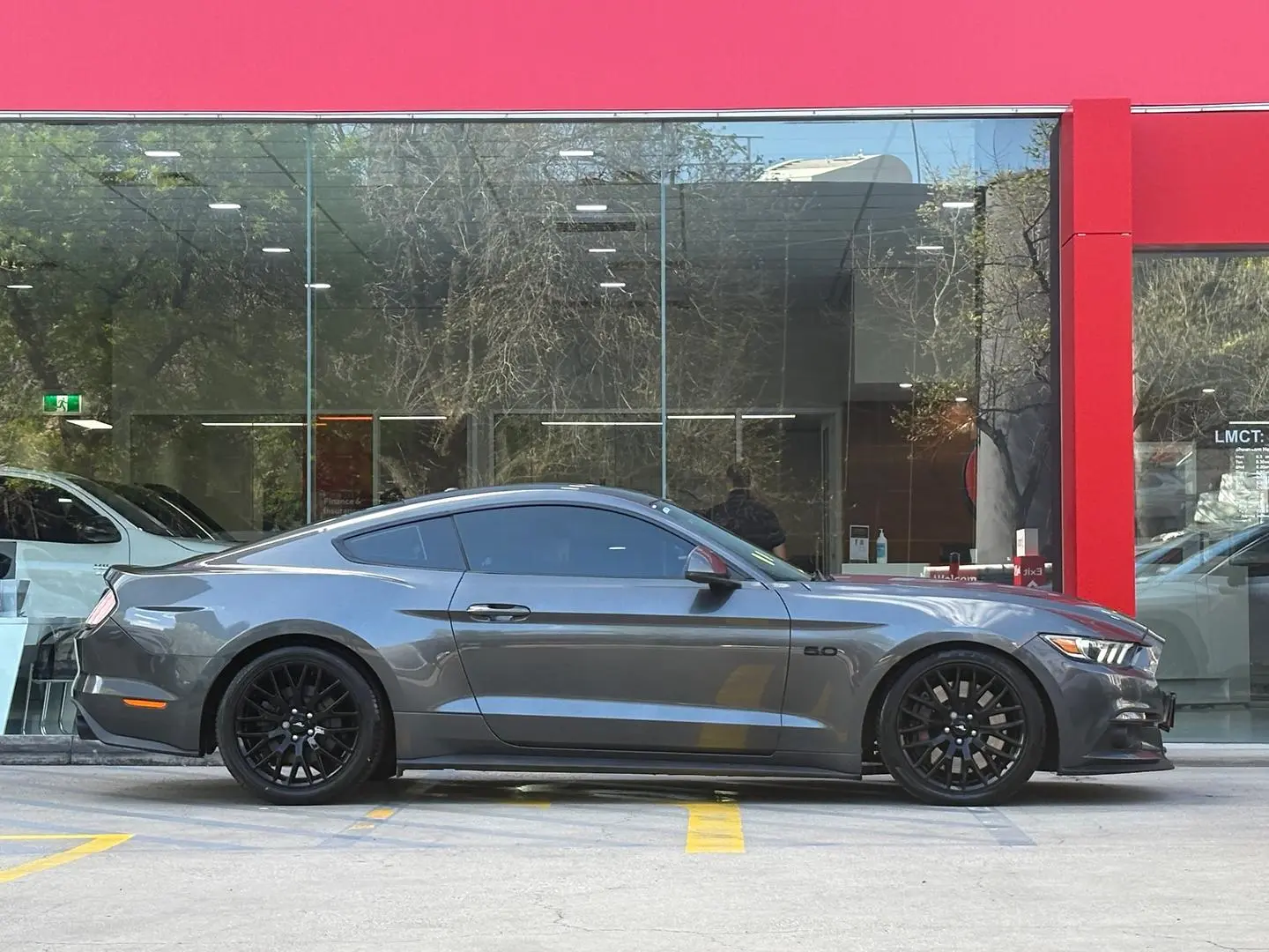 2017 Ford Mustang Gallery Image 2