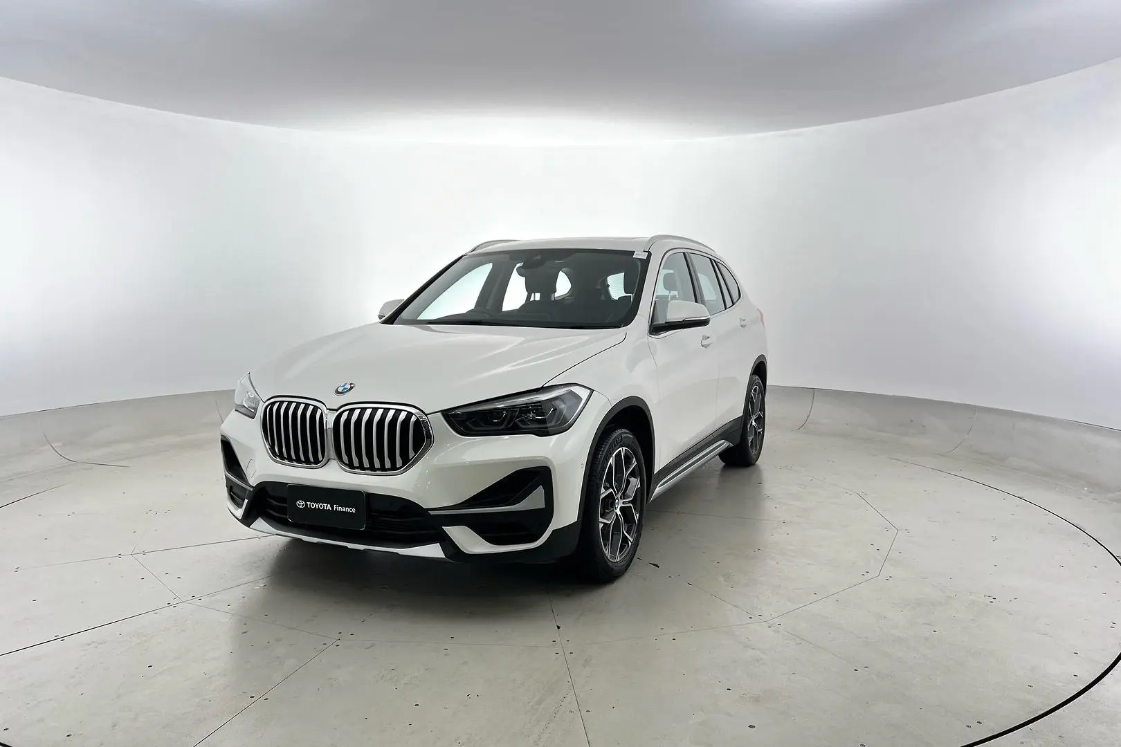 2021 BMW X1 Gallery Image 2