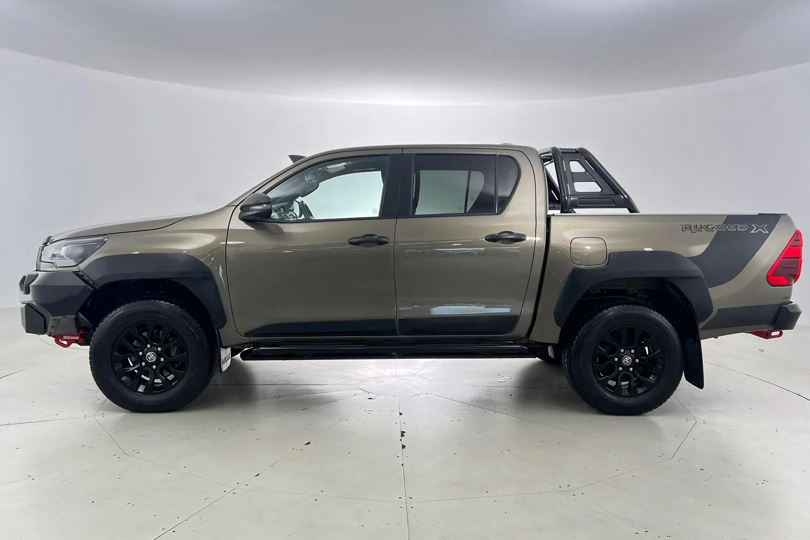 2021 Toyota Hilux Gallery Image 9
