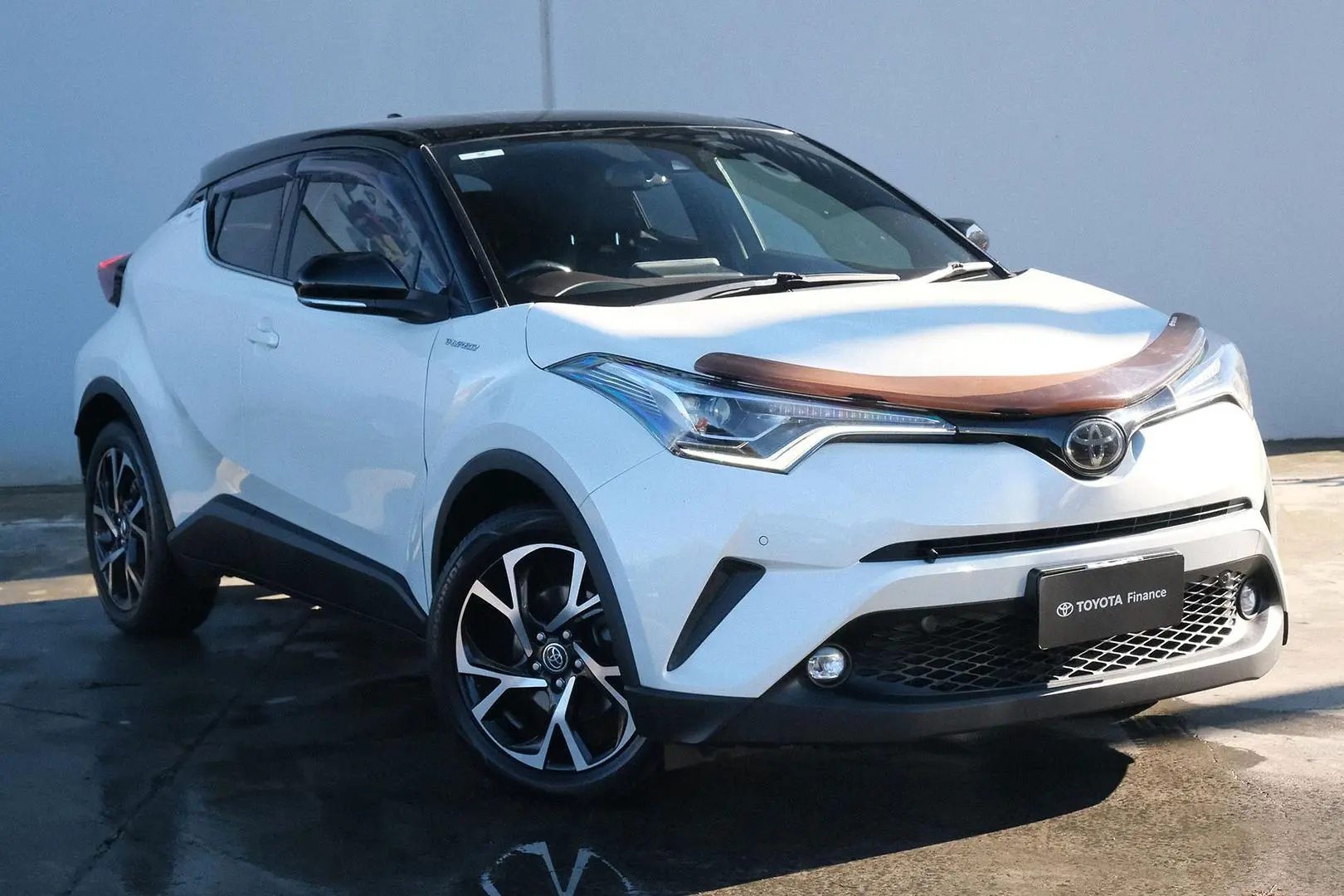 2018 Toyota C-HR Gallery Image 1