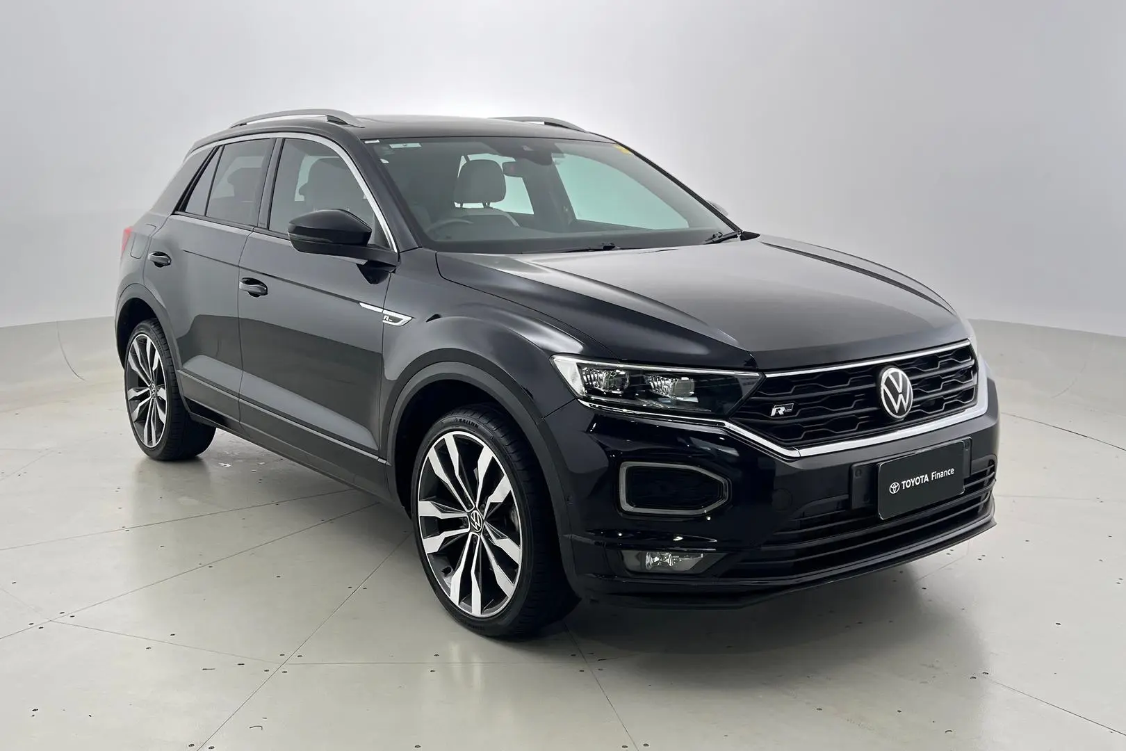2021 Volkswagen T-Roc Gallery Image 1