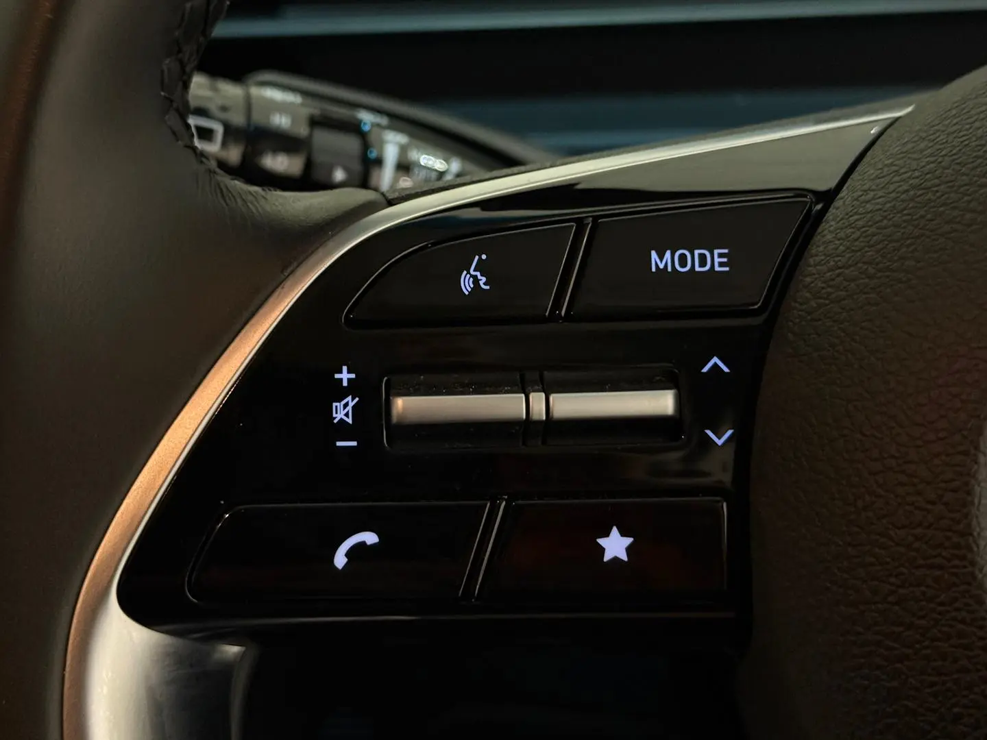2022 Hyundai STARIA LOAD Gallery Image 24