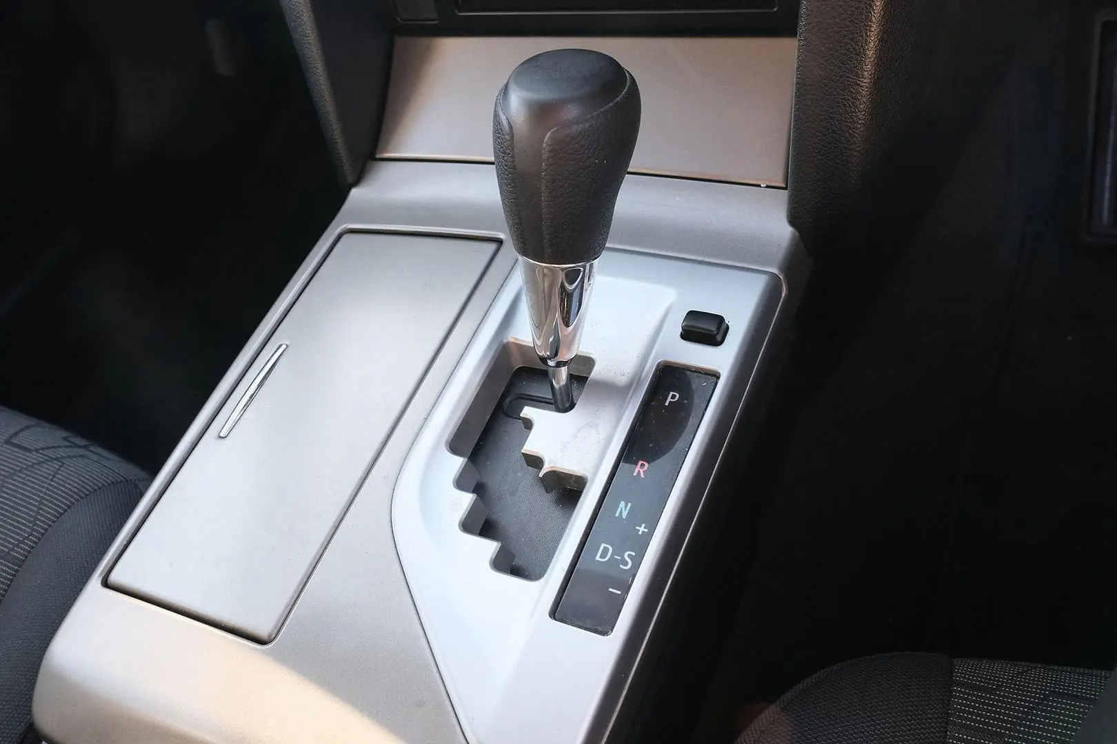 2012 Toyota Aurion Gallery Image 17