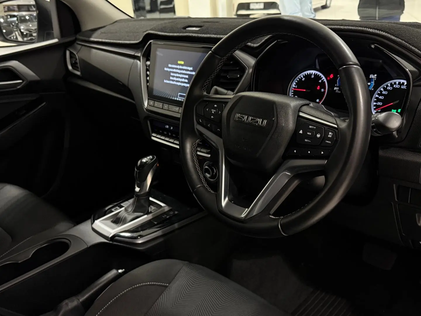 2022 Isuzu D-MAX Gallery Image 16