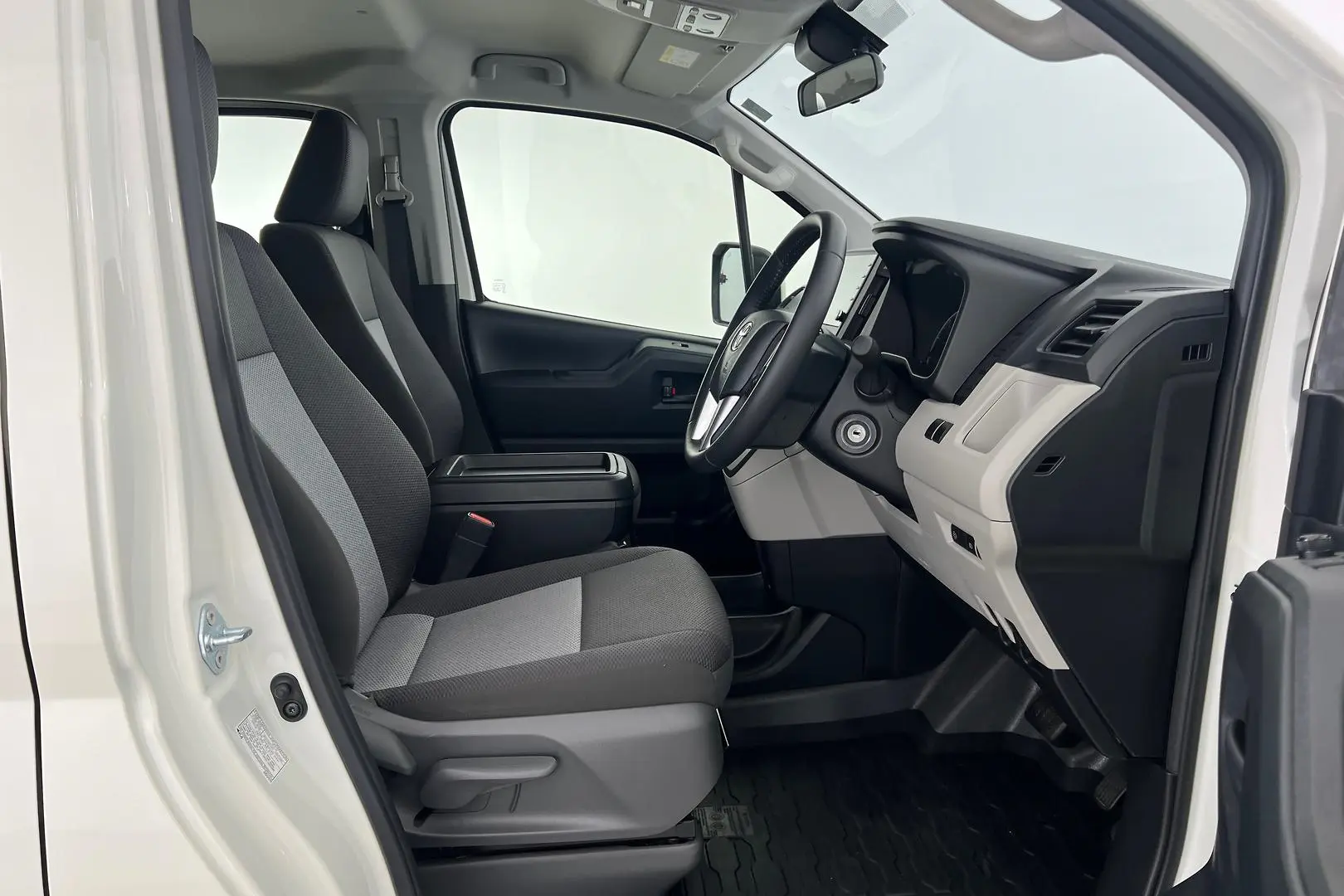 2022 Toyota Hiace Gallery Image 12