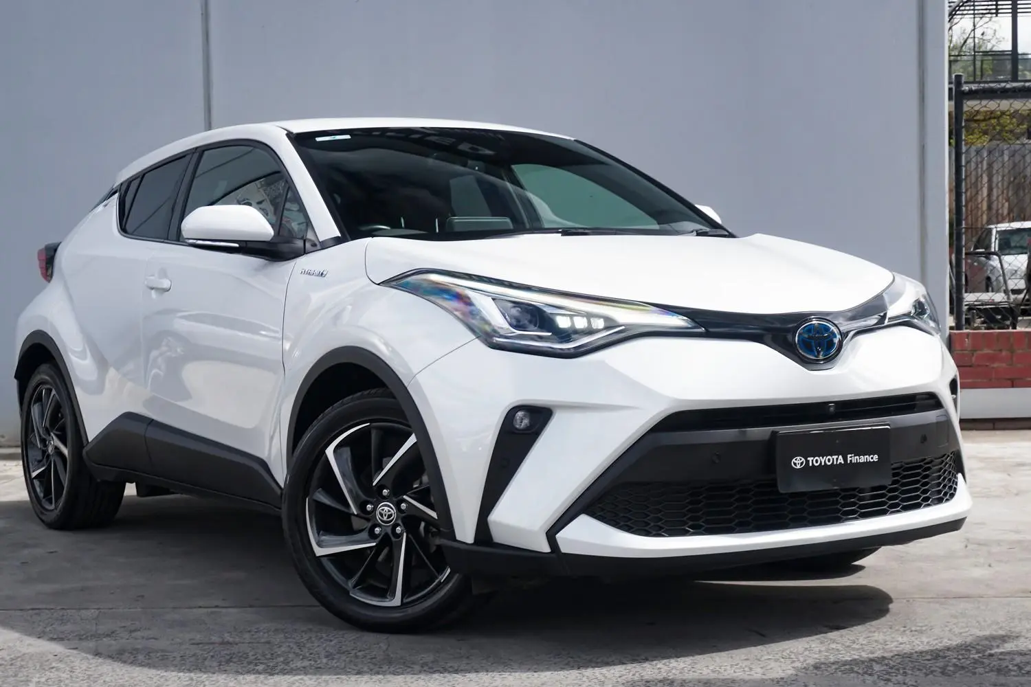 2022 Toyota C-HR Gallery Image 1