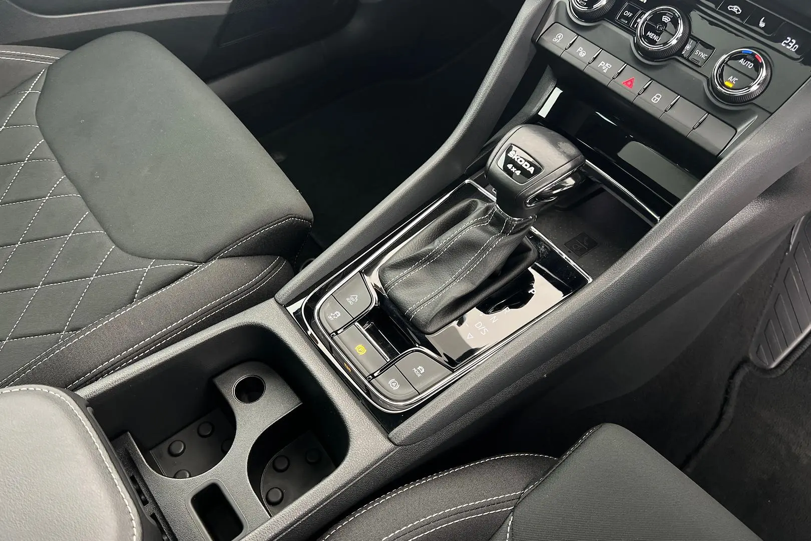 2023 SKODA Karoq Gallery Image 14