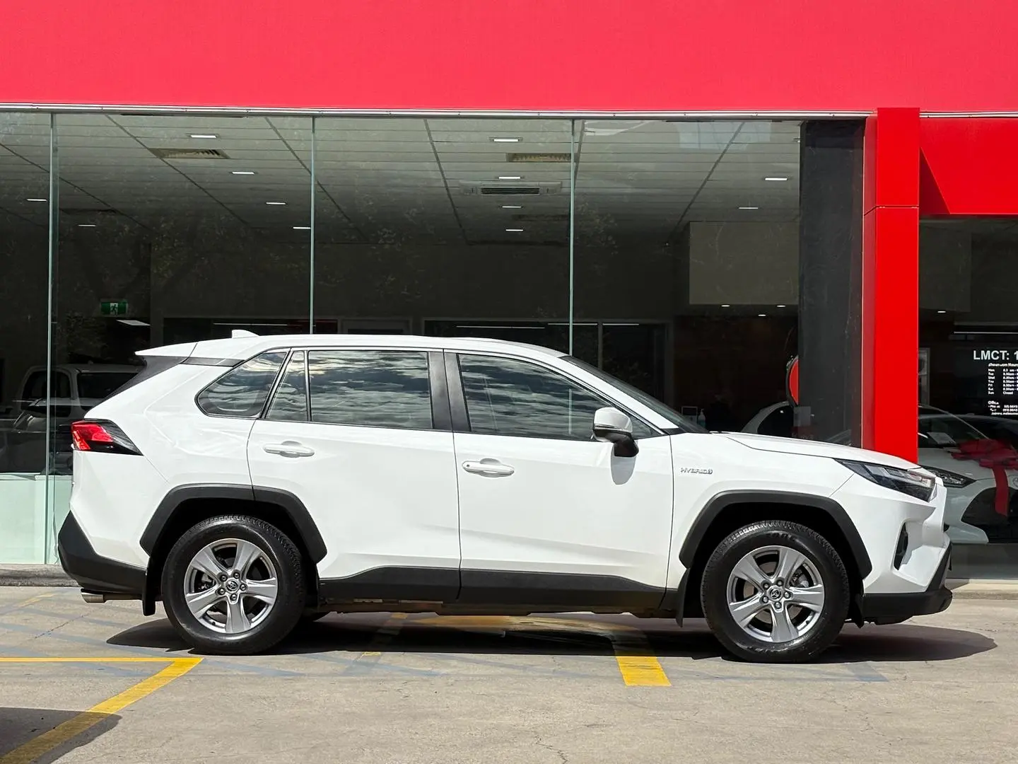 2022 Toyota RAV4 Gallery Image 3