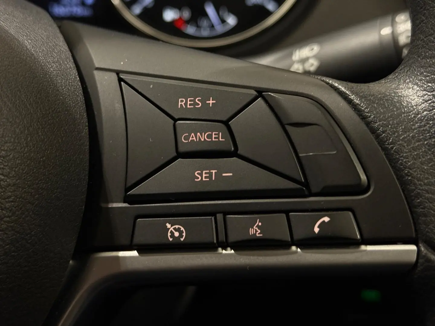 2020 Nissan X-TRAIL Gallery Image 21