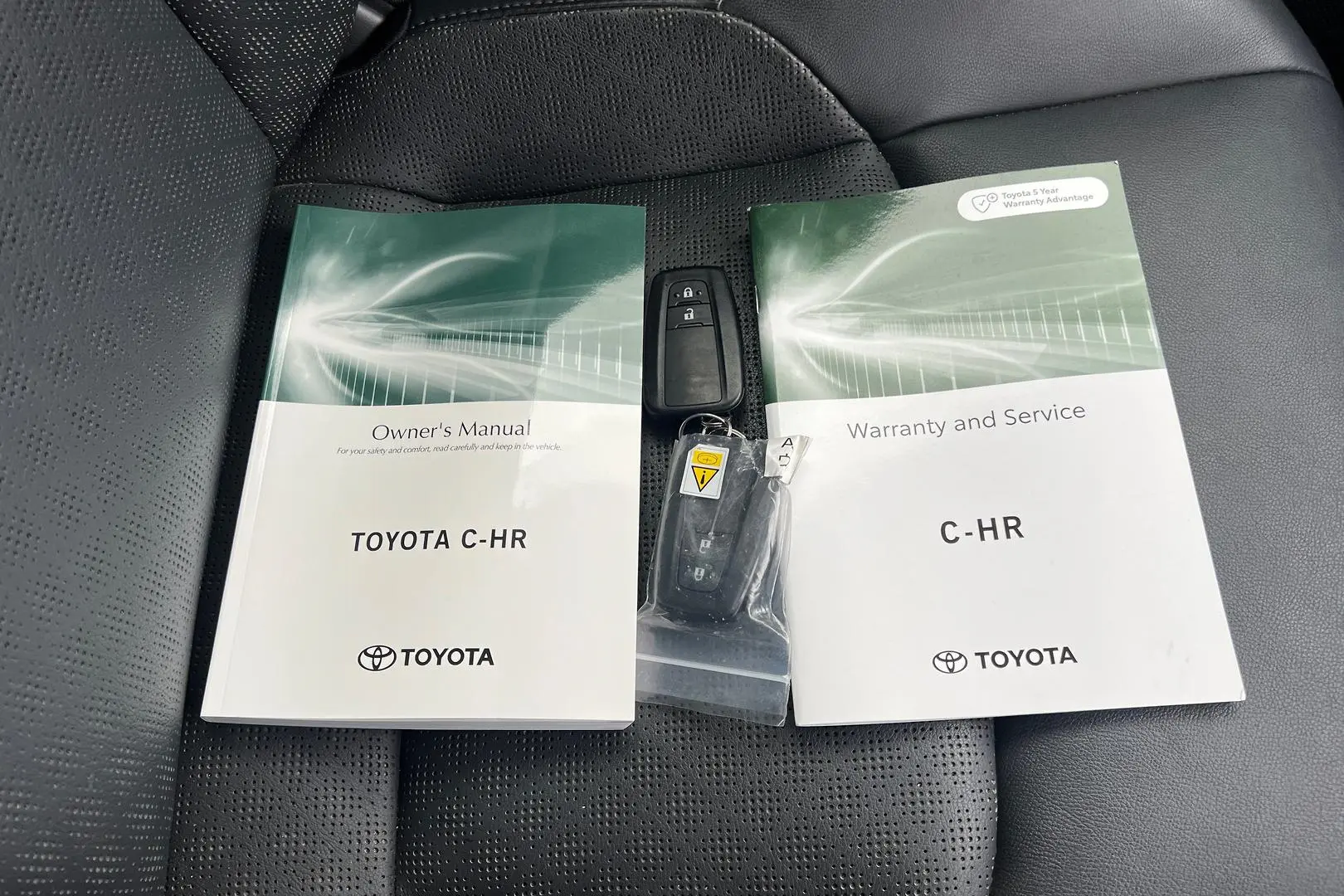 2022 Toyota C-HR Gallery Image 11