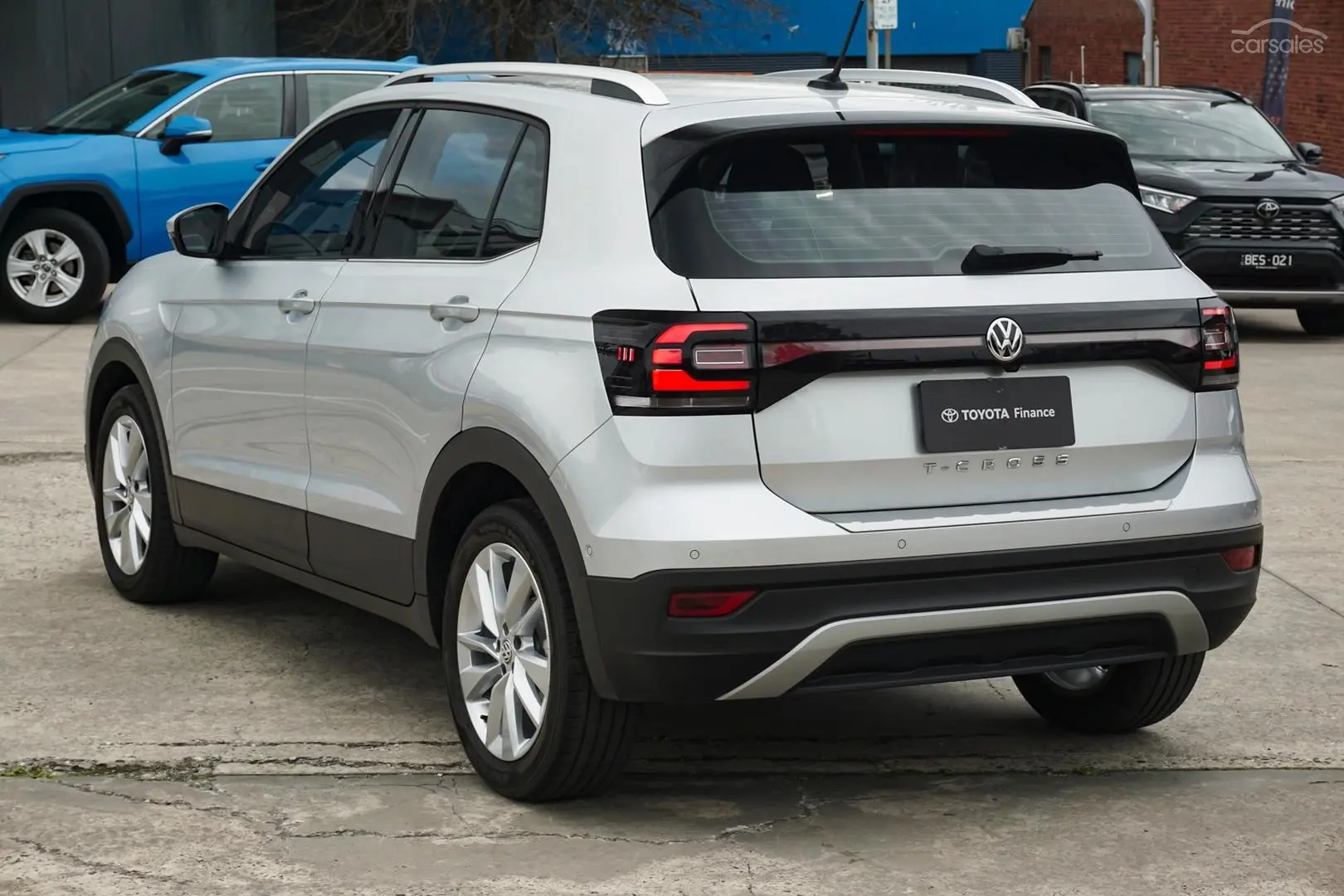 2020 Volkswagen T-Cross Image 2