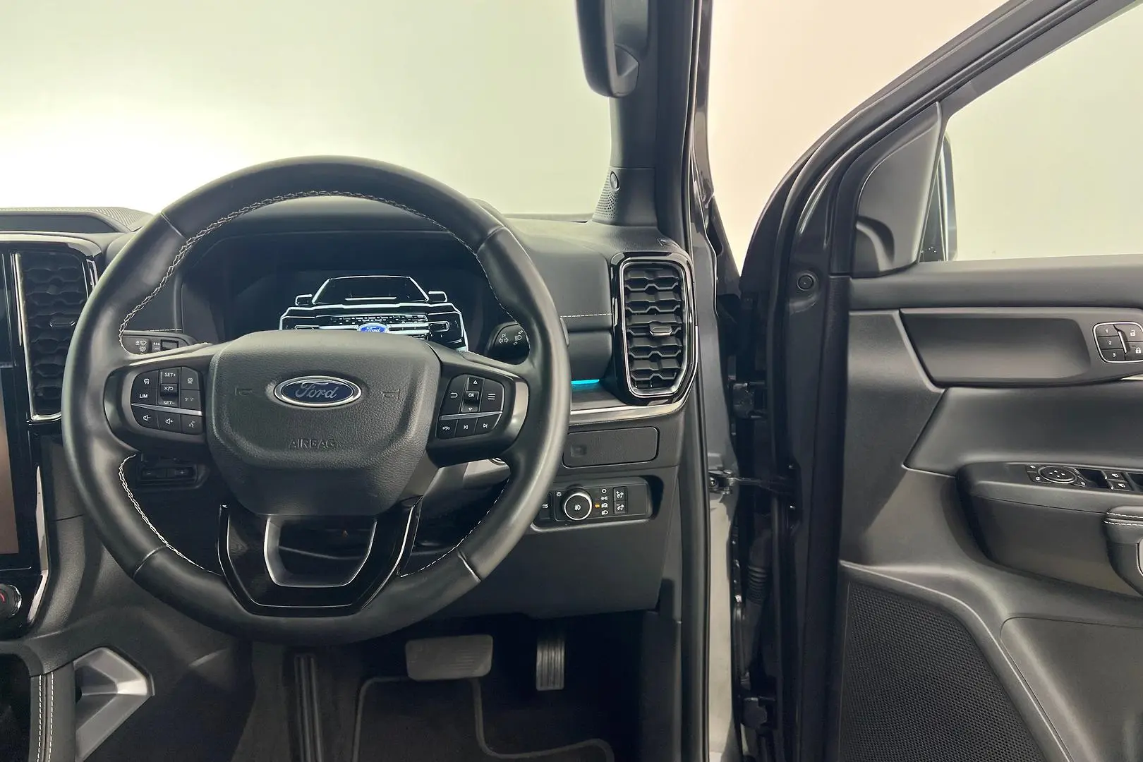 2024 Ford Ranger Gallery Image 17