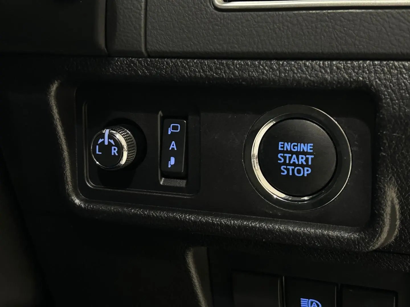 2023 Toyota Landcruiser Prado Gallery Image 30