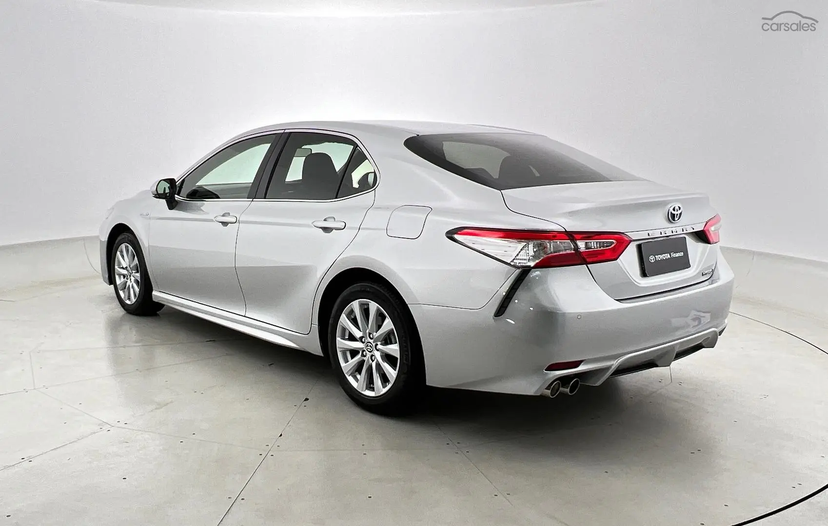 2020 Toyota Camry Image 2