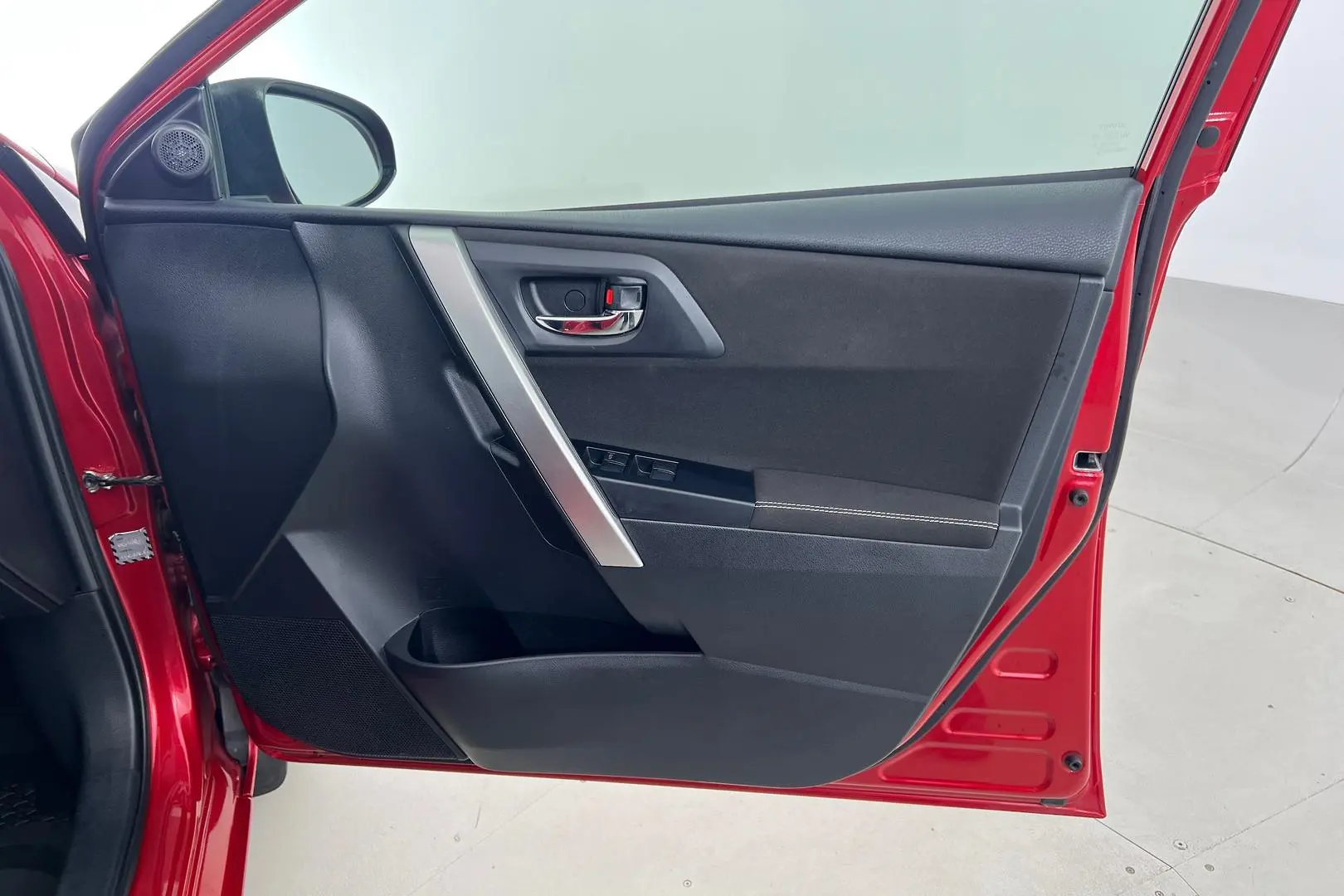2014 Toyota Corolla Gallery Image 13