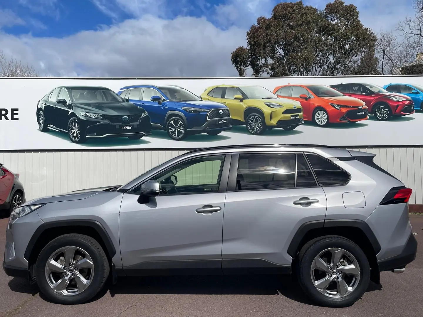 2021 Toyota RAV4 Gallery Image 9