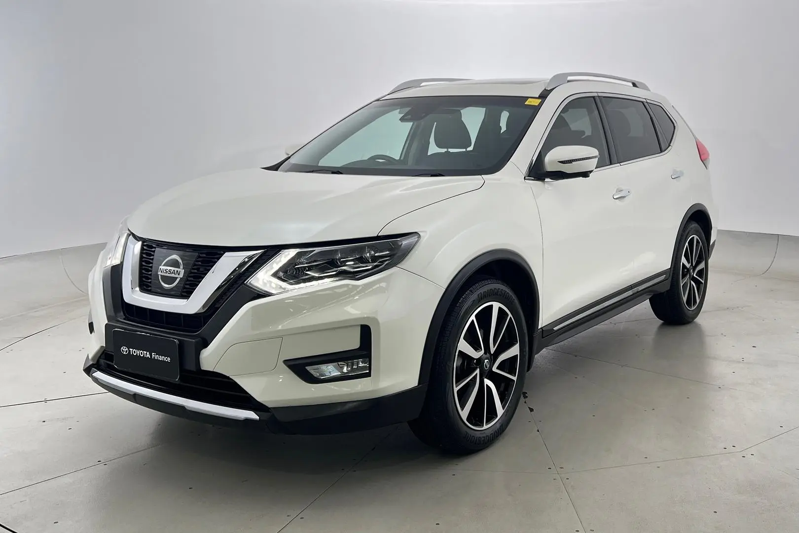 2018 Nissan X-Trail Gallery Image 9