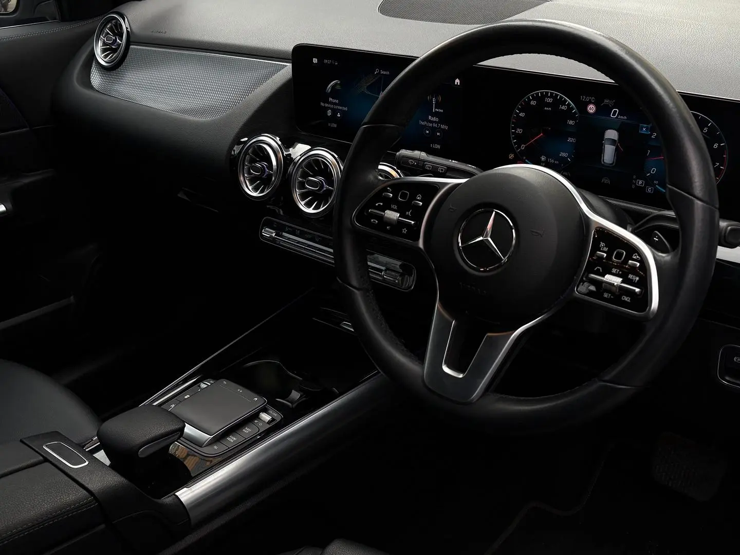 2021 Mercedes-Benz GLA-Class Gallery Image 12