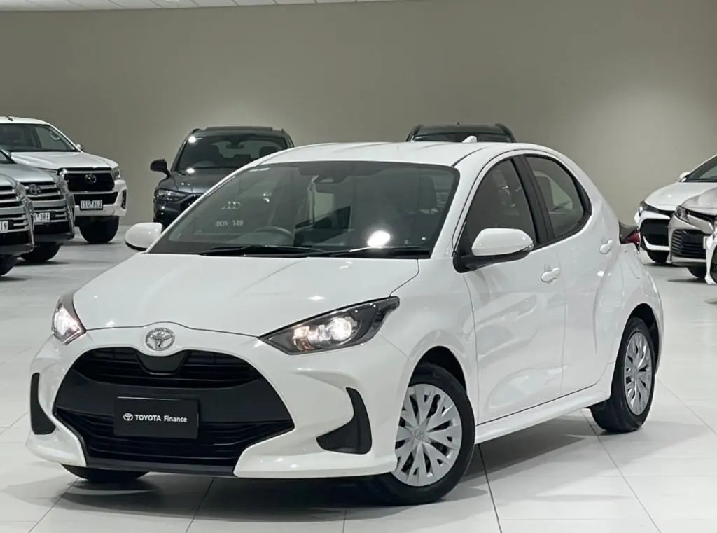 2020 Toyota Yaris Gallery Image 5