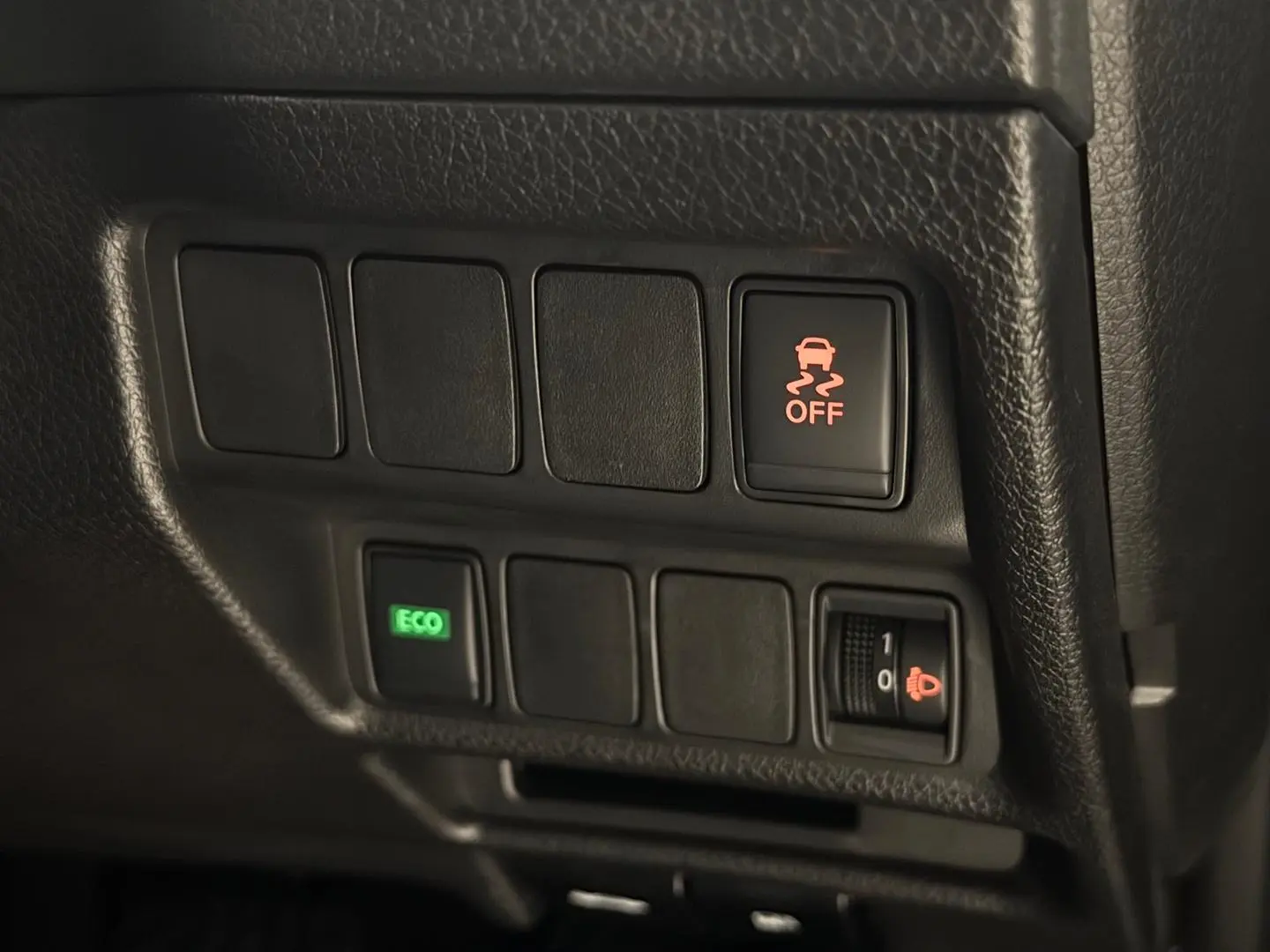 2020 Nissan X-TRAIL Gallery Image 24