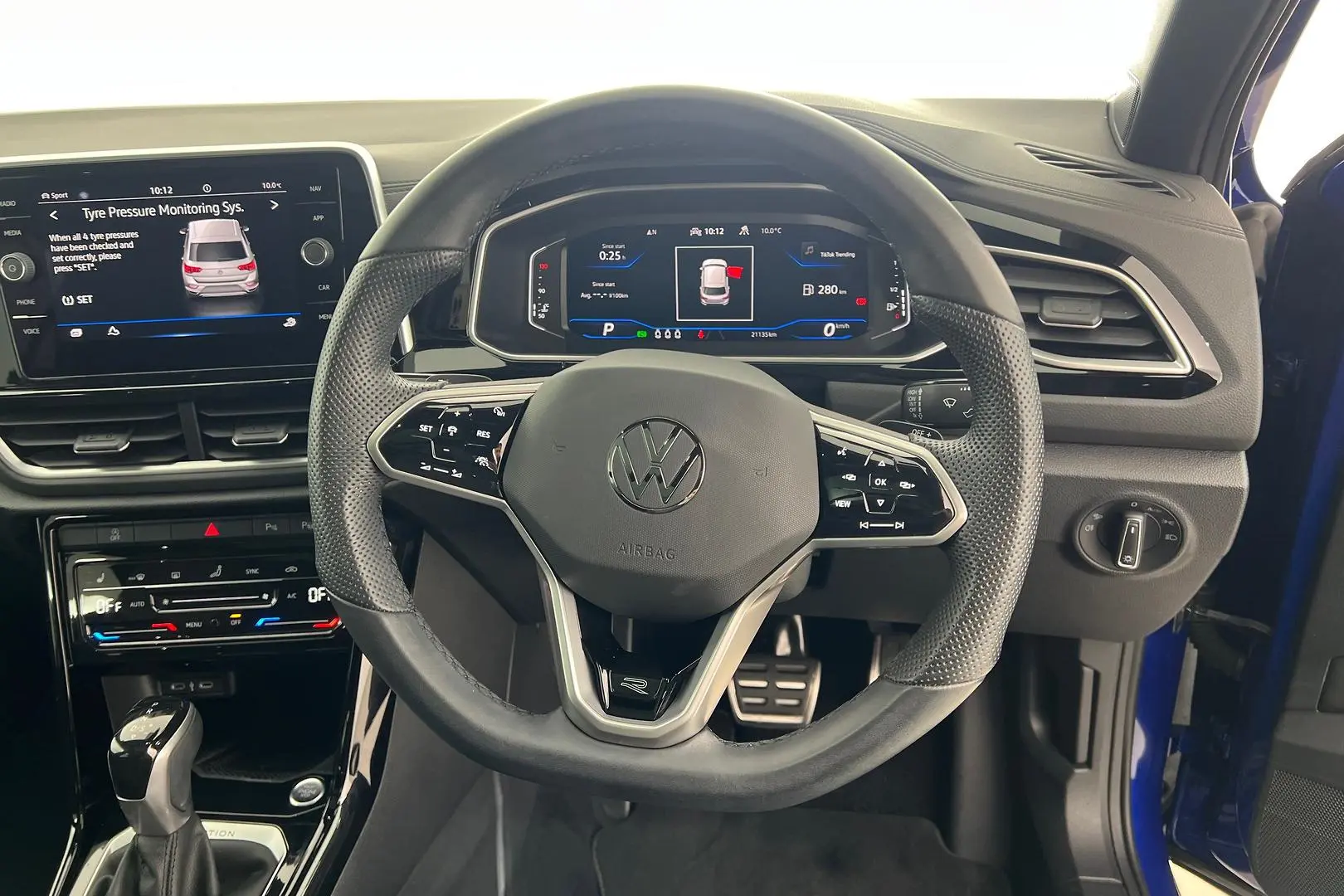 2023 Volkswagen T-Roc Gallery Image 16