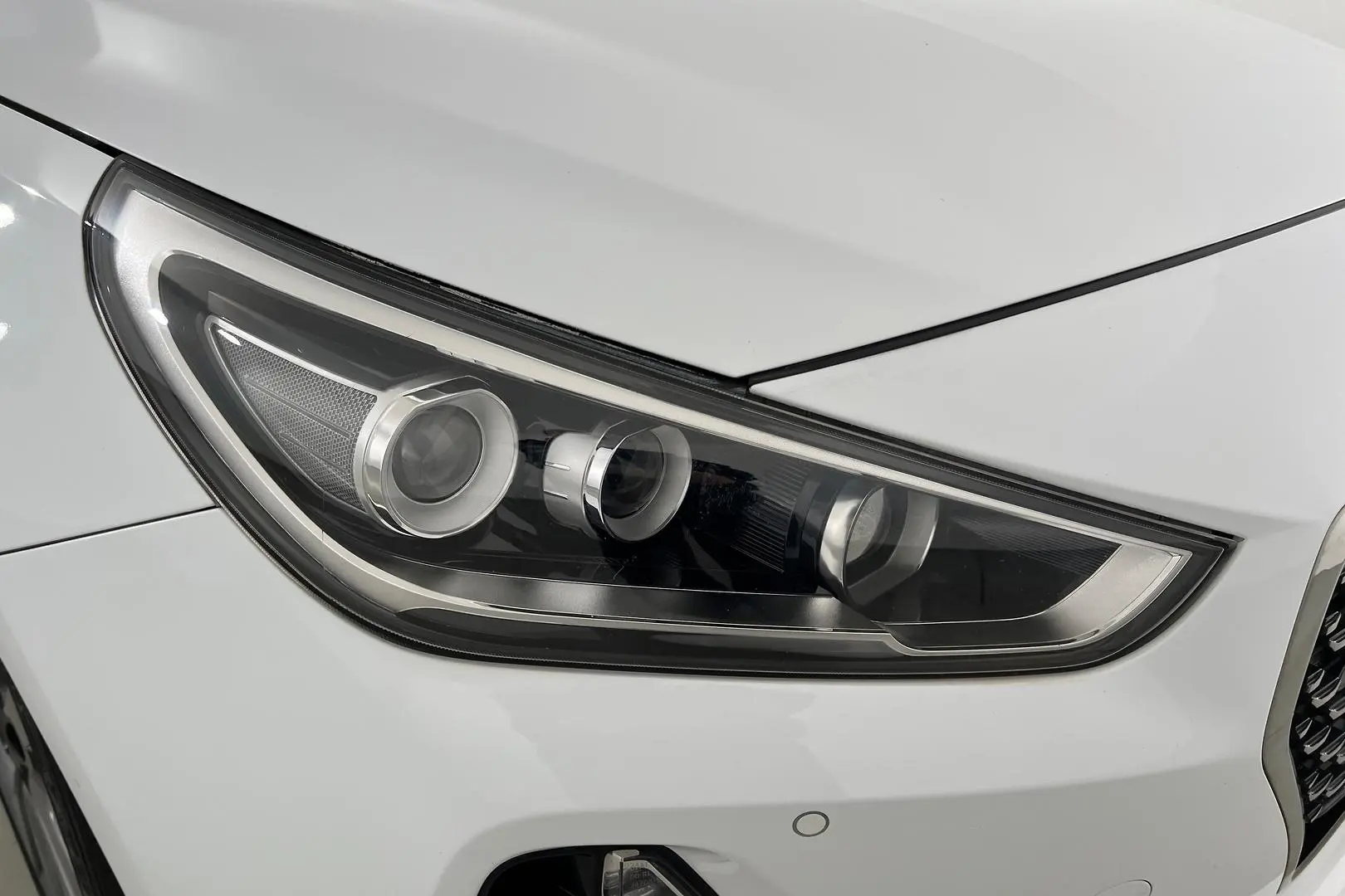 2018 Hyundai i30 Gallery Image 2