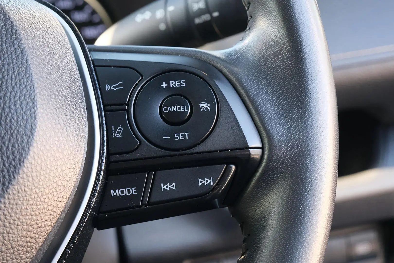 2020 Toyota RAV4 Gallery Image 14