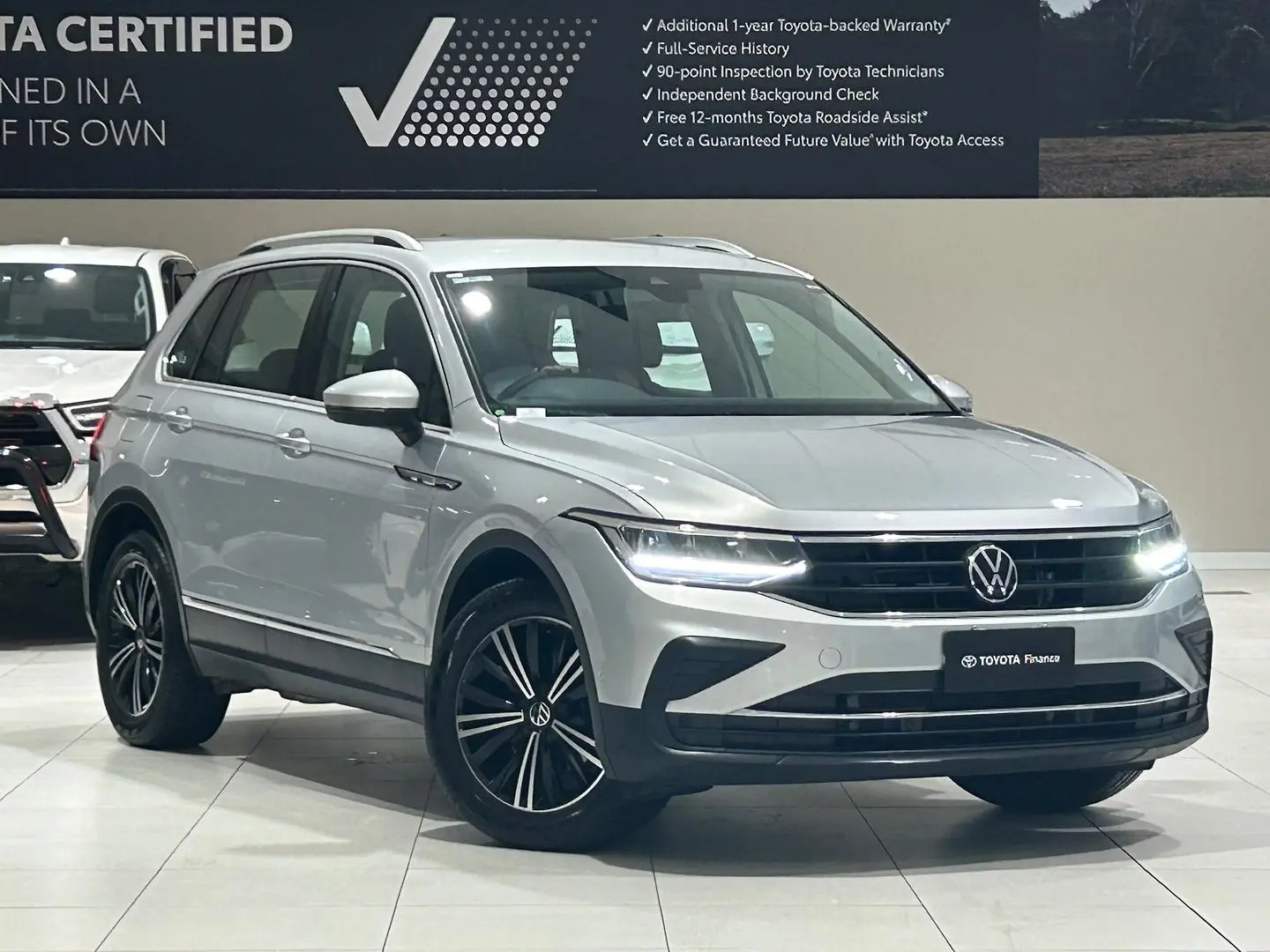 2023 Volkswagen Tiguan Gallery Image 1