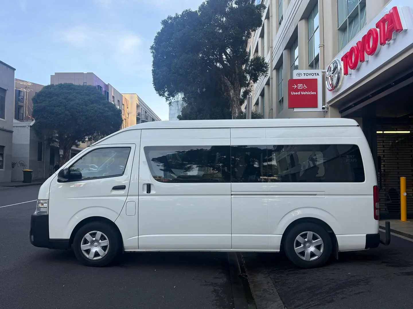 2019 Toyota Hiace Gallery Image 5