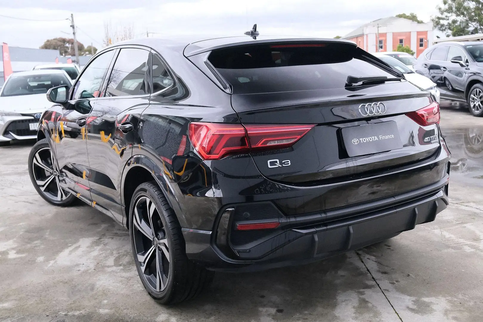 2021 Audi Q3 Gallery Image 2