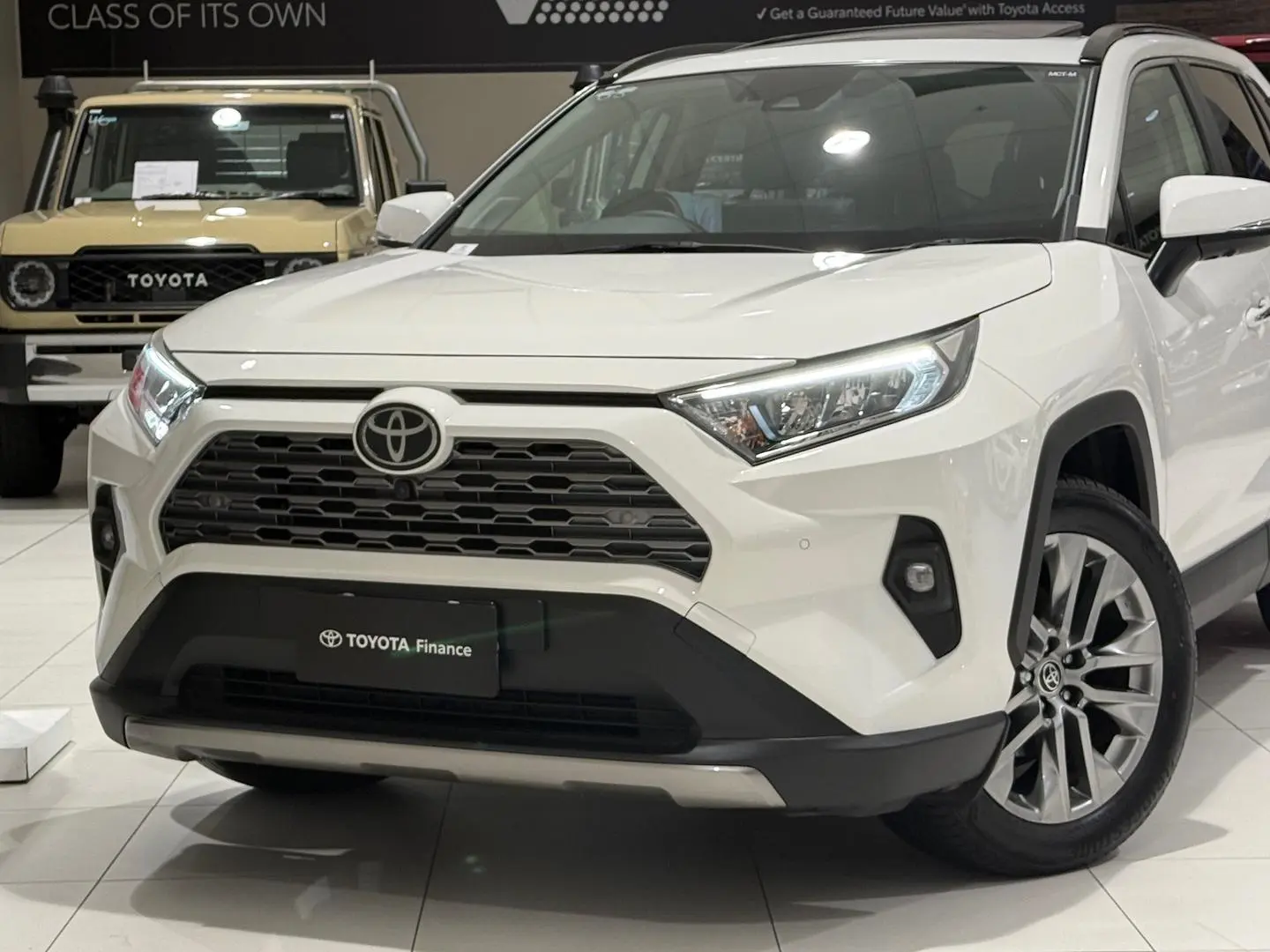 2024 Toyota RAV4 Gallery Image 7