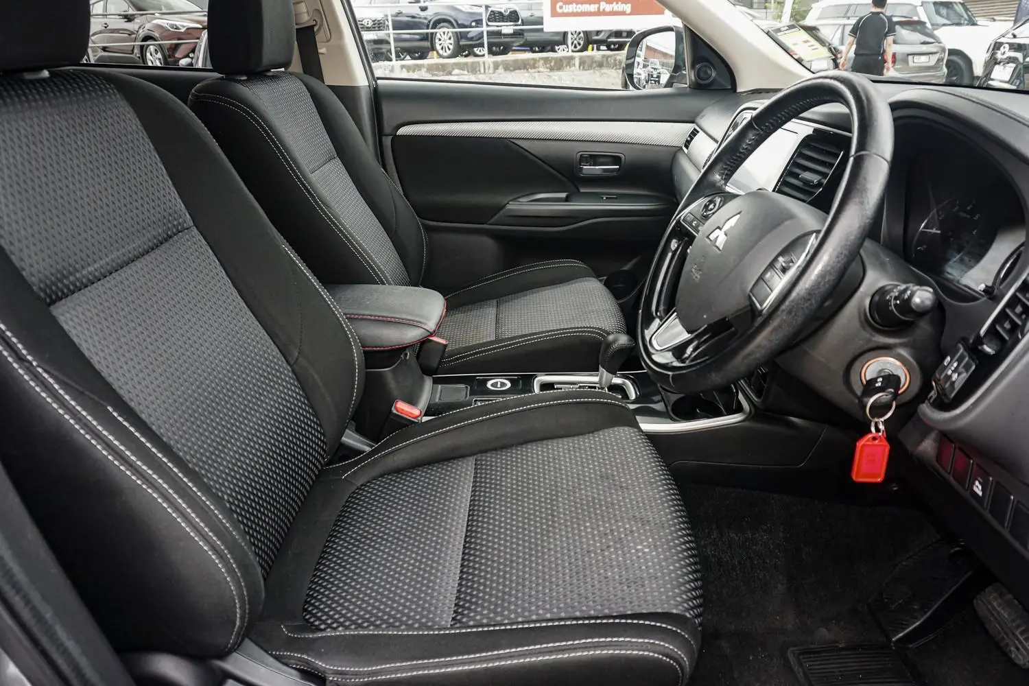 2016 Mitsubishi Outlander Gallery Image 15